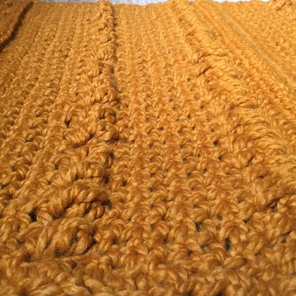 Handmade Crochet Wintertide Throw - Picture 4 of 4